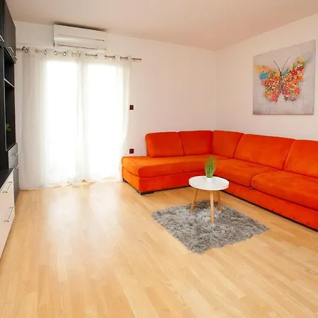 Sunny & Relaxing Apartment *